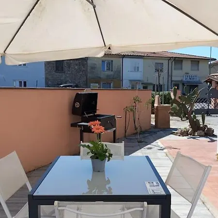 Ines Tra Mare E Apartman *